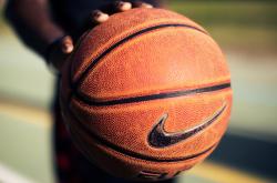 独行侠带队取胜！，Scout重要时刻败北引发球迷热议